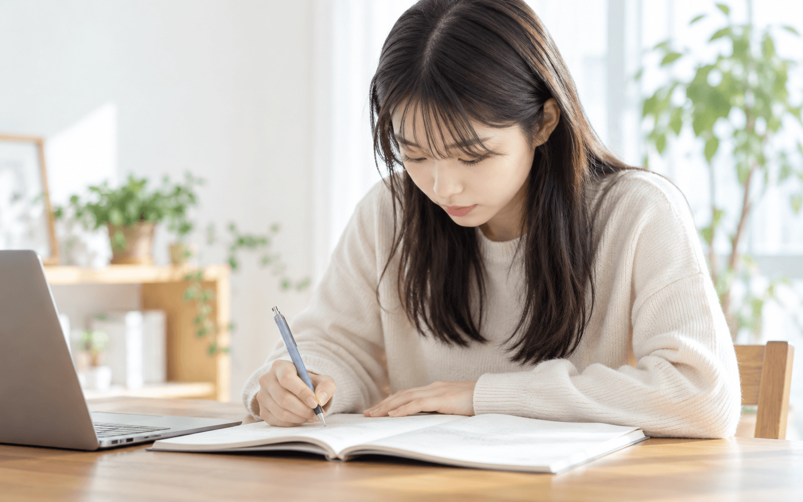 ESの書き方｜通る自己PR・ガクチカの基本とコツ【例文の型つき】